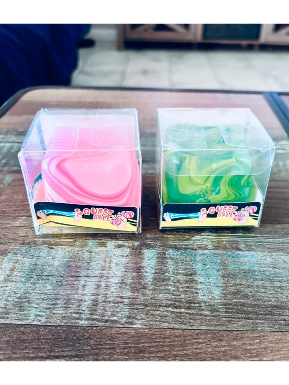 Swirl Squeeze cubes NEW Green/Pink